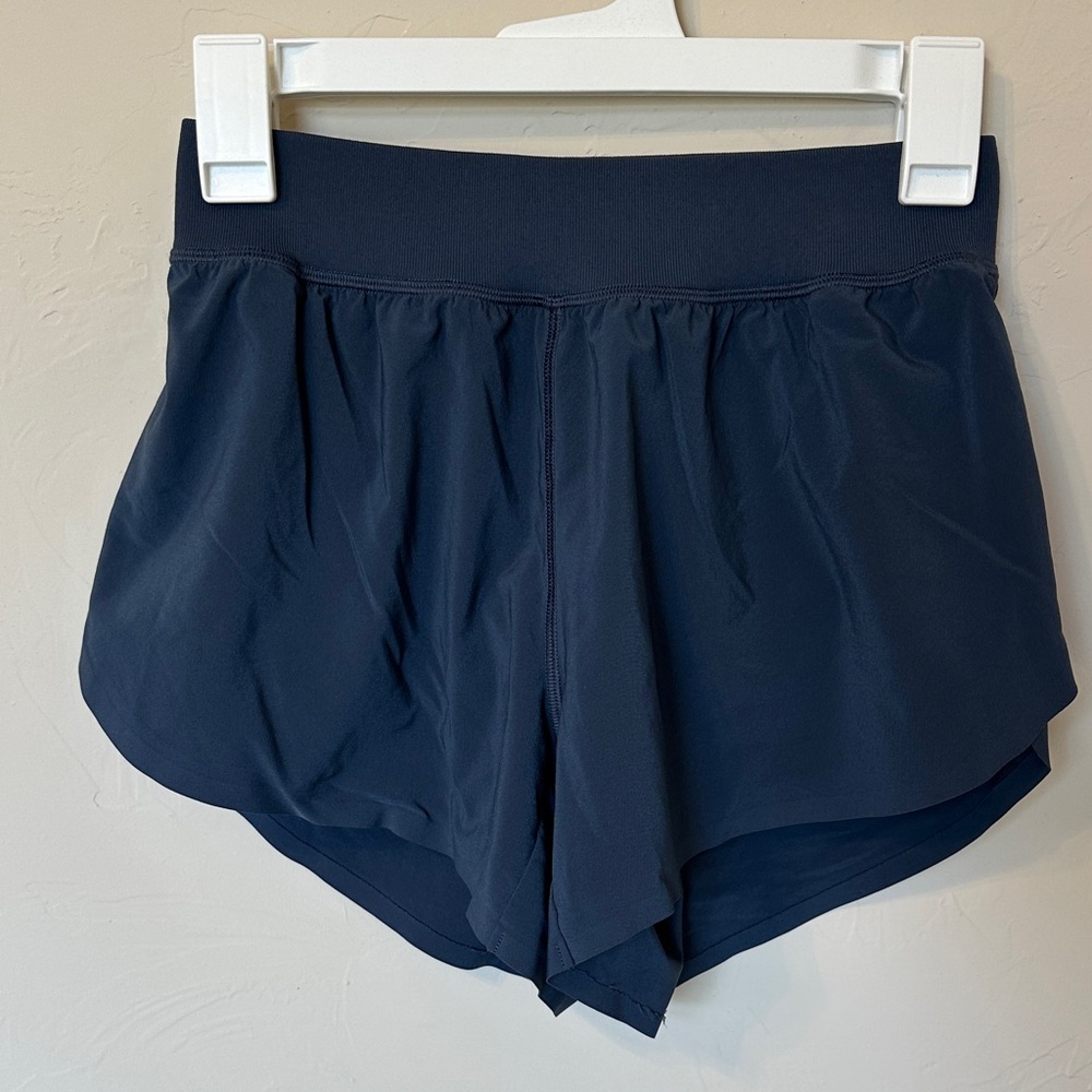 CRZ YOGA High waisted dolphin athletic running shorts 3”